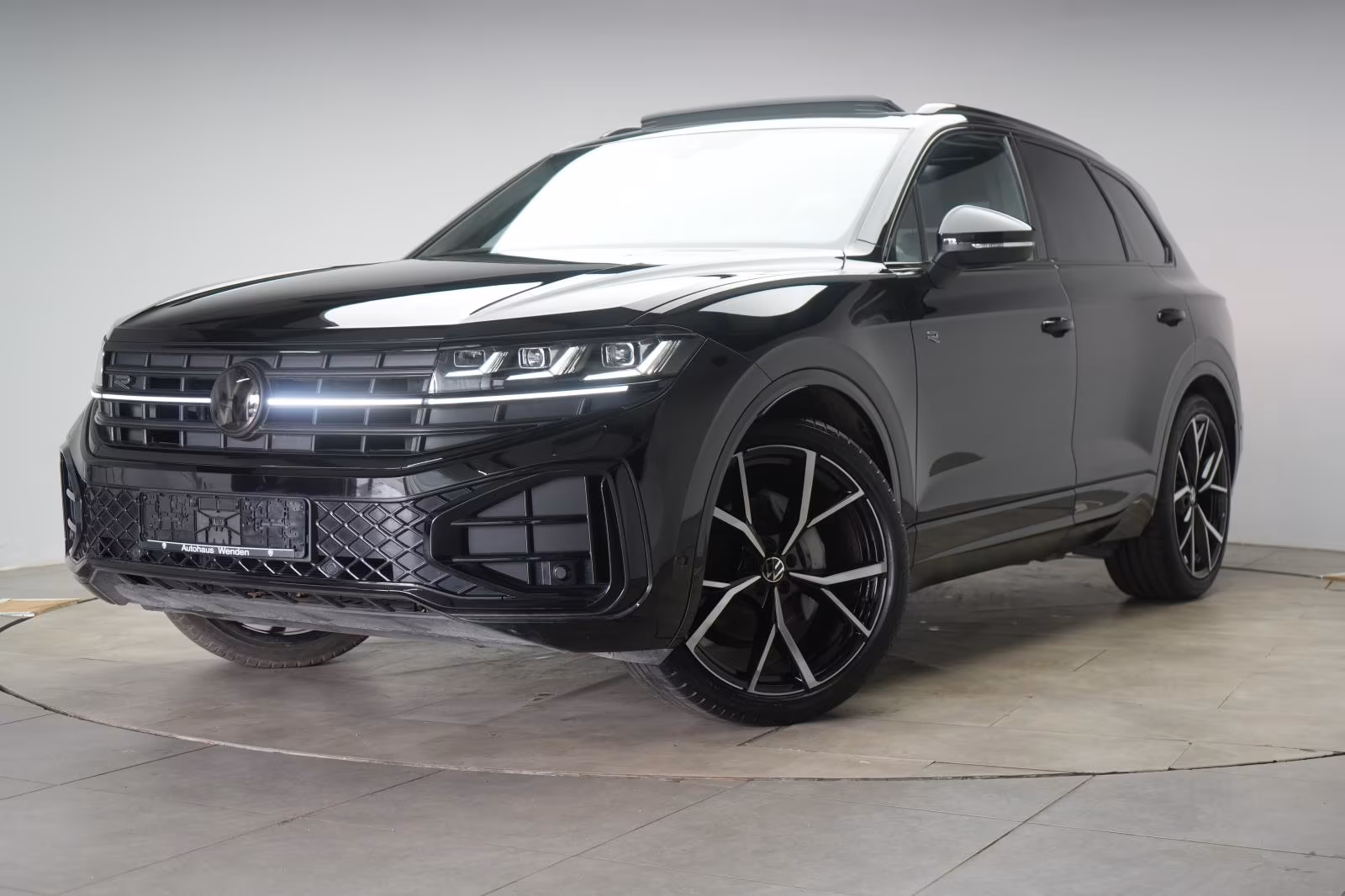 (B-295) Volkswagen Touareg 3.0 TDI 4Motion R-Line Leder/ACC/Pano/St - Image 3