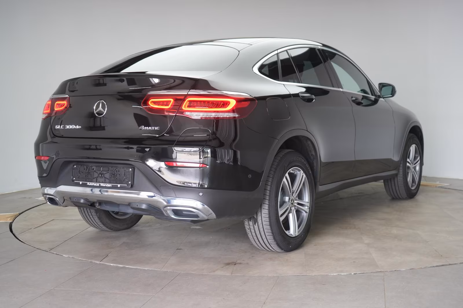 (B-234) Mercedes-Benz(Hybrid) GLC 300 de 4Matic 9G-Tronic Leder/Distronic/Kam - Image 5