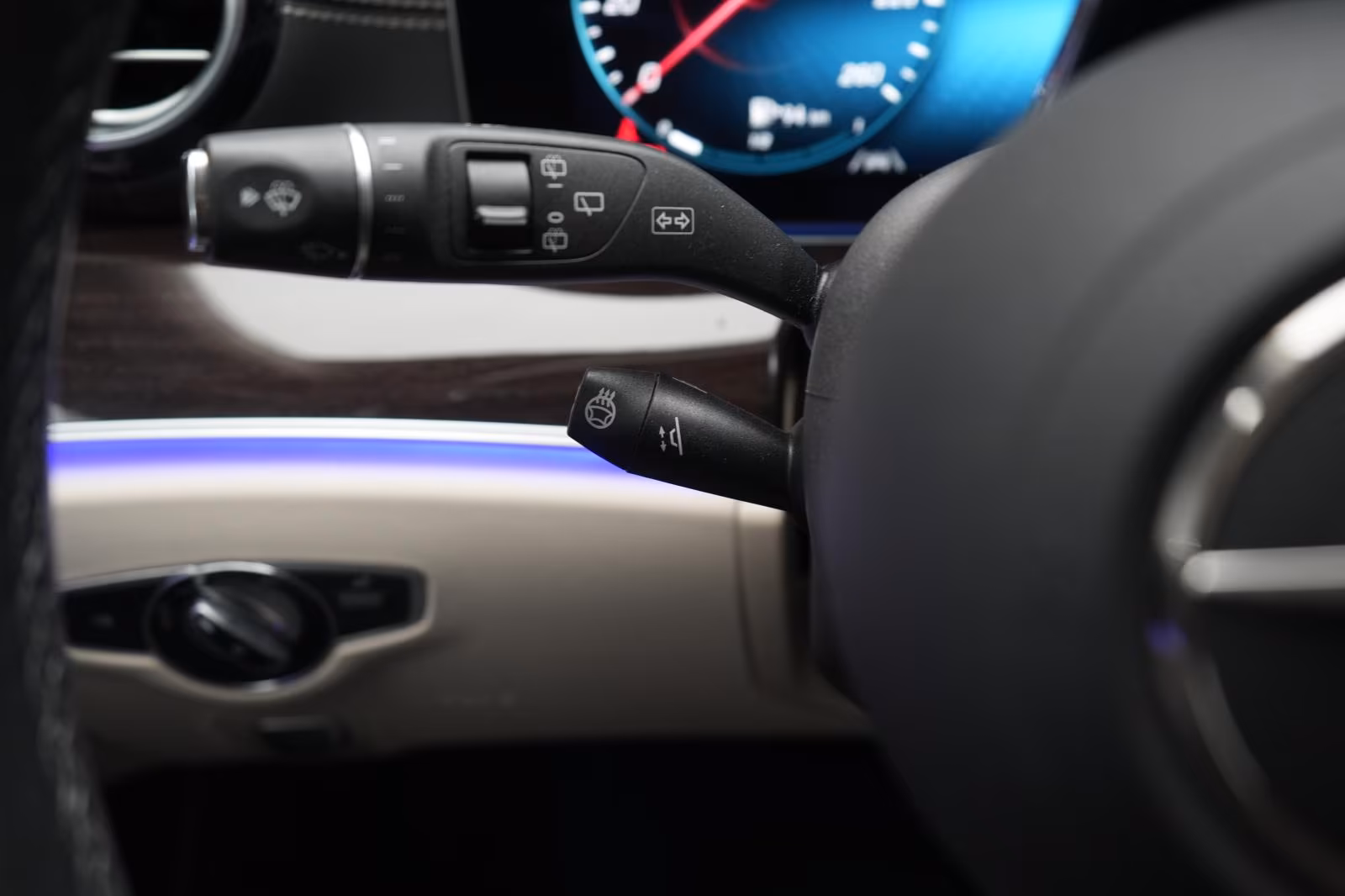 (B-349) Mercedes-Benz(Hybrid) E 300 de T 9G-Tronic AMG Leder/Distronic/Kamer - Image 23