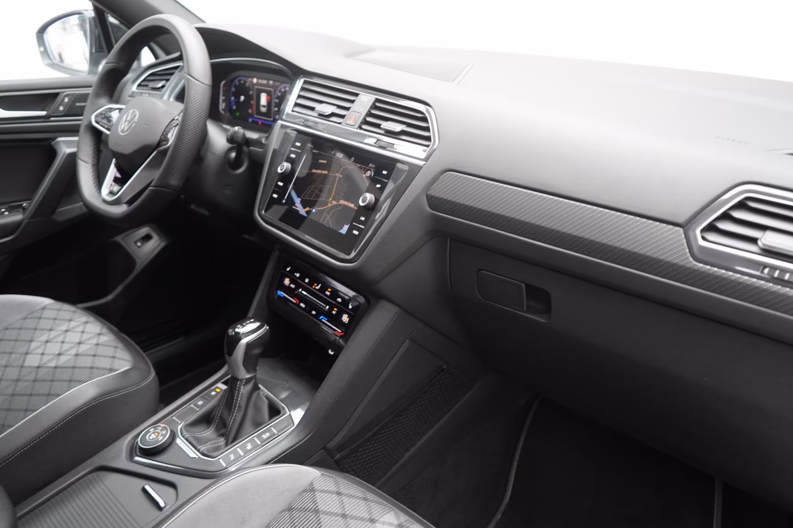 (B-283) Volkswagen Tiguan Allspace 2.0 TSI 4Motion DSG R-Line ACC/K - Image 10