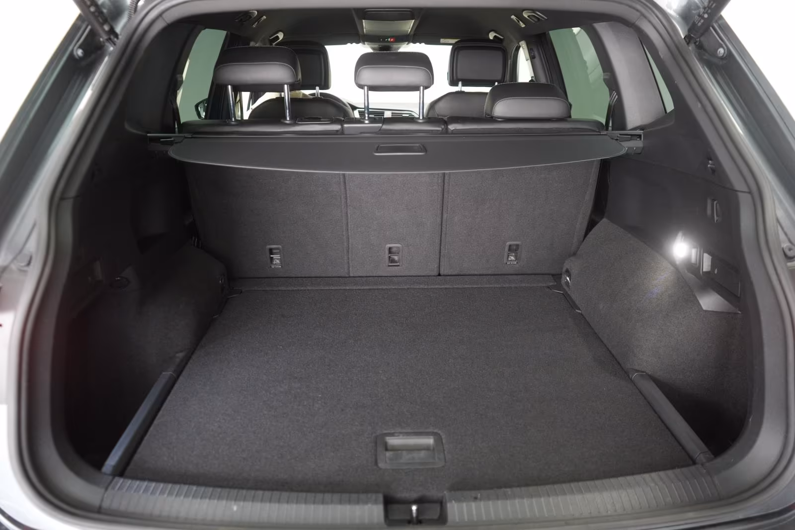 (B-764) Volkswagen Tiguan Allspace 2.0 TDI 4Motion DSG R-Line ACC/K - Image 27
