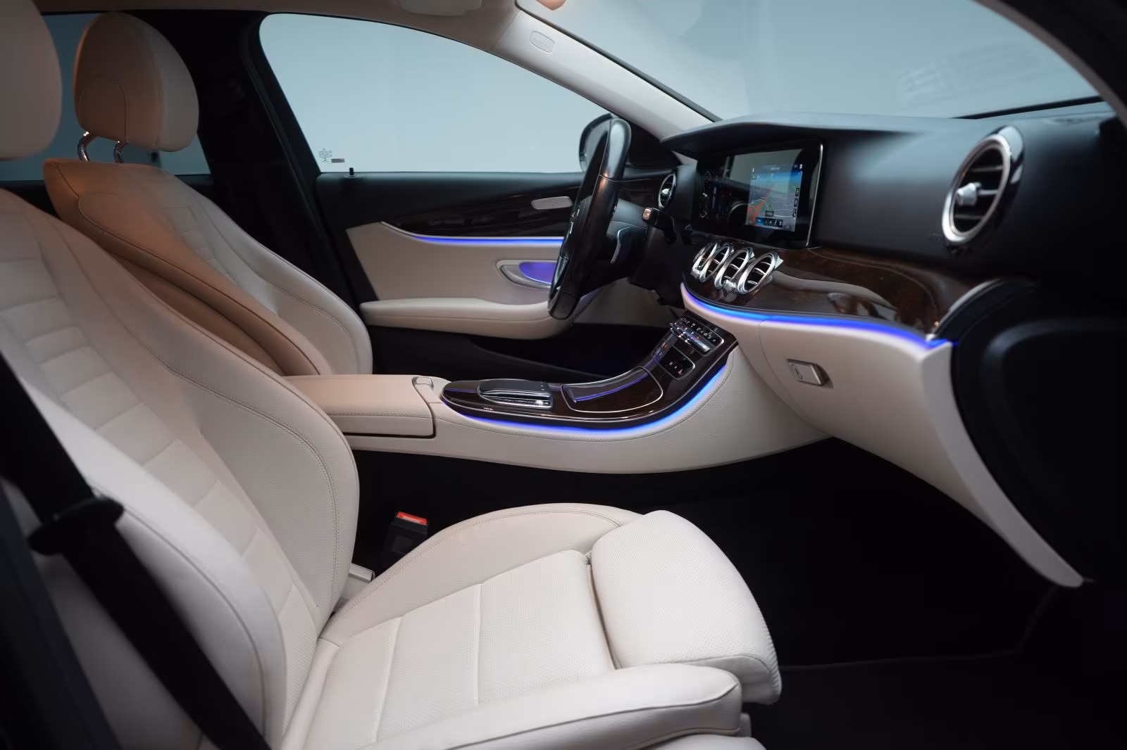 (B-541) Mercedes-Benz E 220 d T 9G-Tronic Navi/Temp/Kamera/AHK/ - Image 9