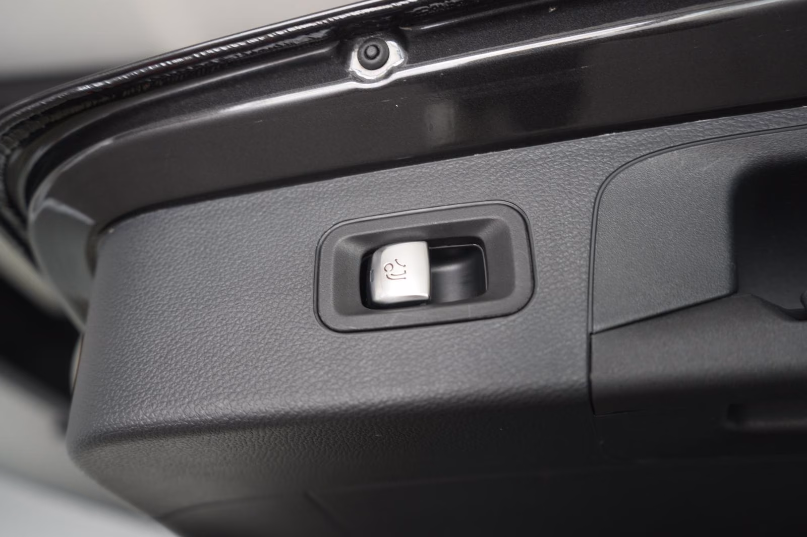 (B-352) Mercedes-Benz(Hybrid) GLC 300 de 4Matic 9G-Tronic Standhzg/Kamera/ - Image 24
