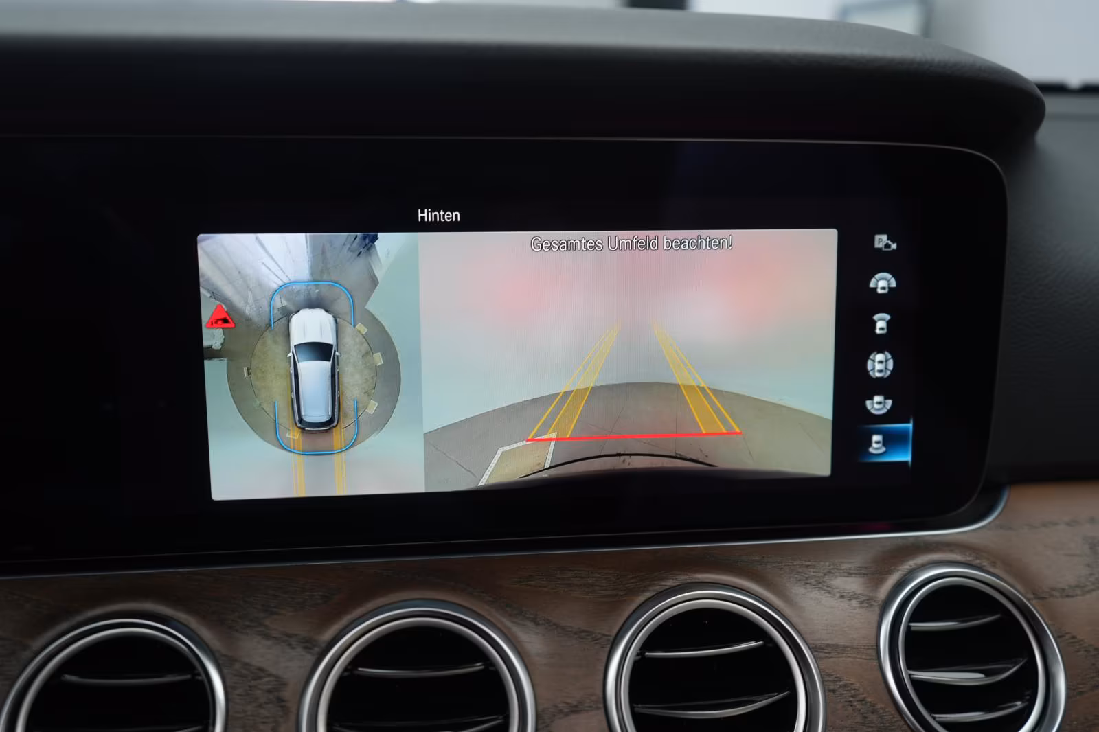 (B-662) Mercedes-Benz(Hybrid) E 300 de T 9G-Tronic Avantgarde Distronic/Kamera - Image 25