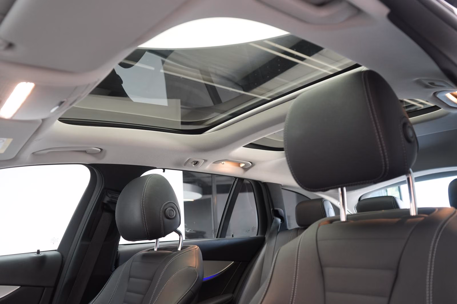 (B-039) Mercedes-Benz(Hybrid) E 300 de 4Matic T Avantgarde Leder/Distronic/Kam - Image 25