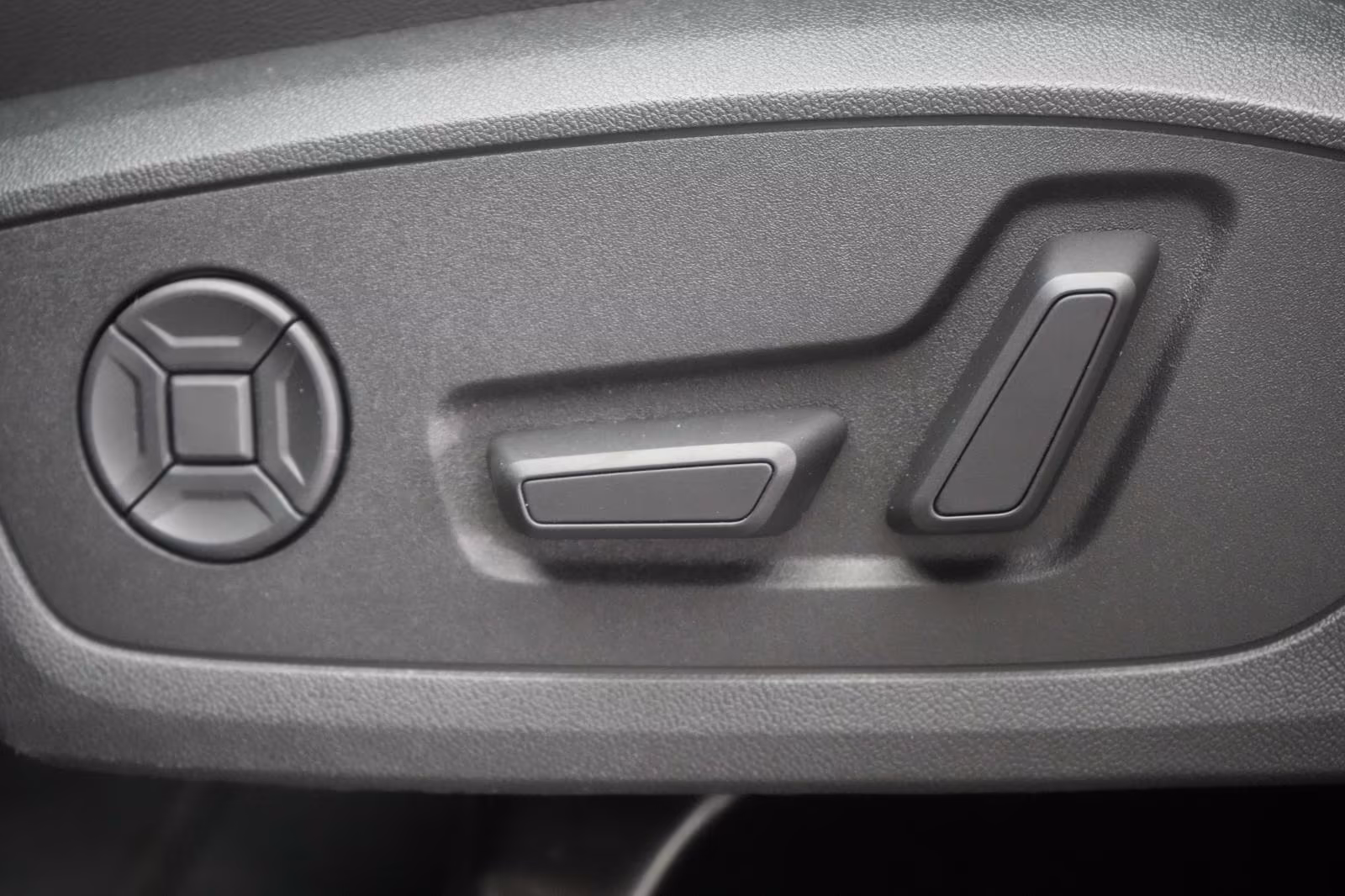 (B-291) Audi Q3 35 TDI S tronic S line Temp/Virtual/Pano/Lane - Image 22