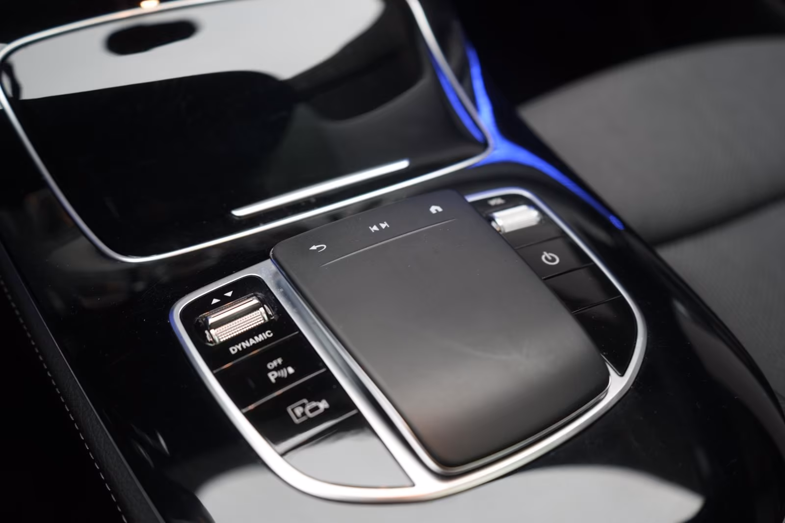 (B-647) Mercedes-Benz(Hybrid) E 300 de 9G-Tronic Avantgarde Distronic/Kamera/ - Image 24