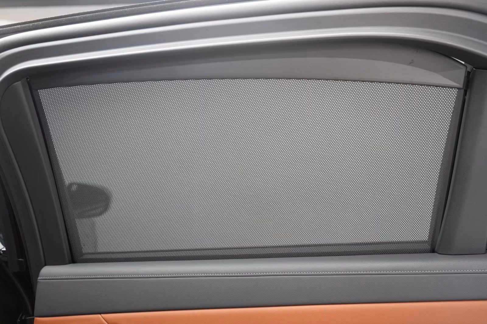 (B-275) BMW i7 M70 xDrive TheatreScreen/SkyLounge/HUD/B&W/Li - Image 26