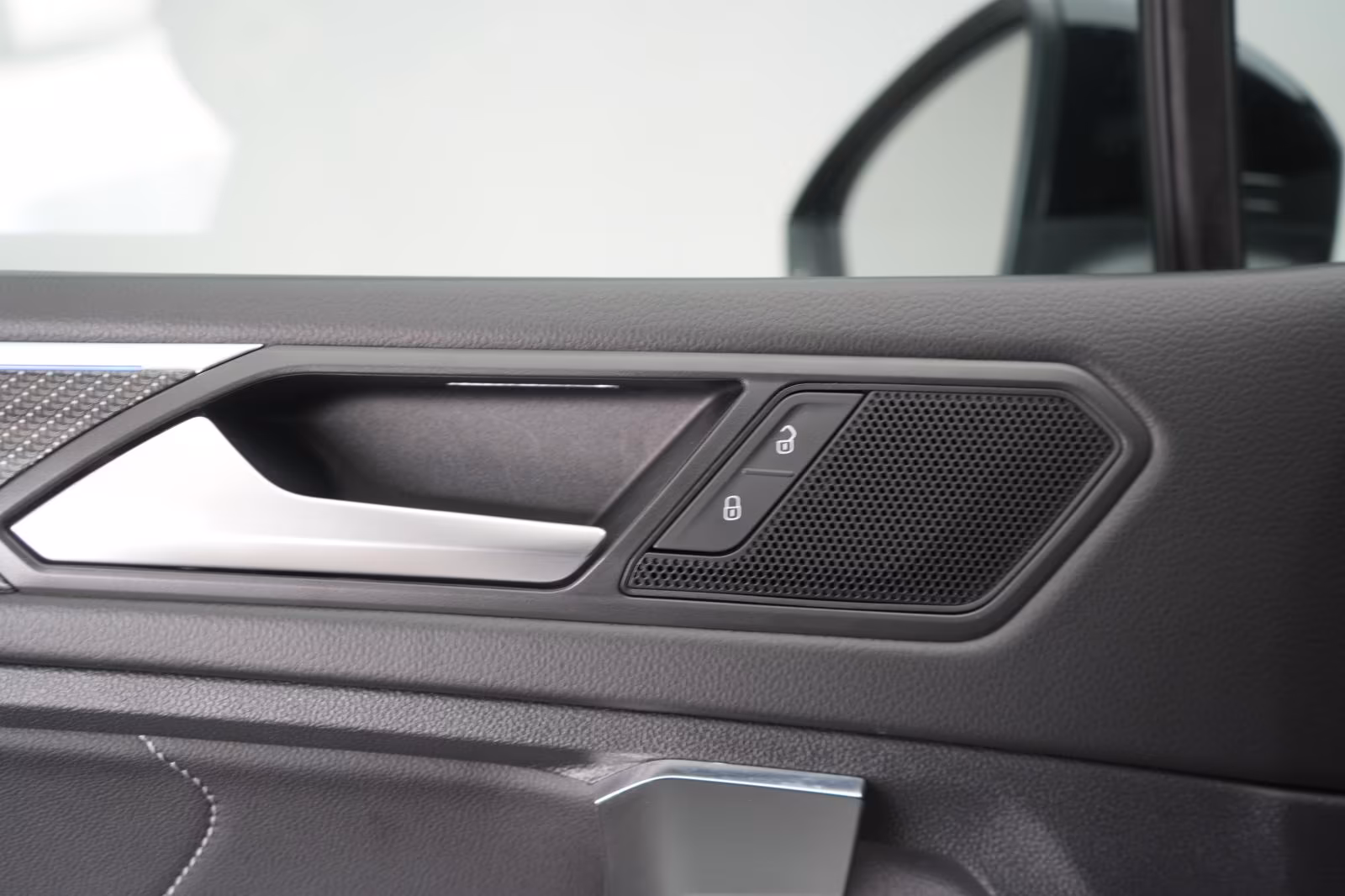 (B-373) Volkswagen Tiguan Allspace 2.0 TDI SCR 4Motion DSG R-Line - Image 19