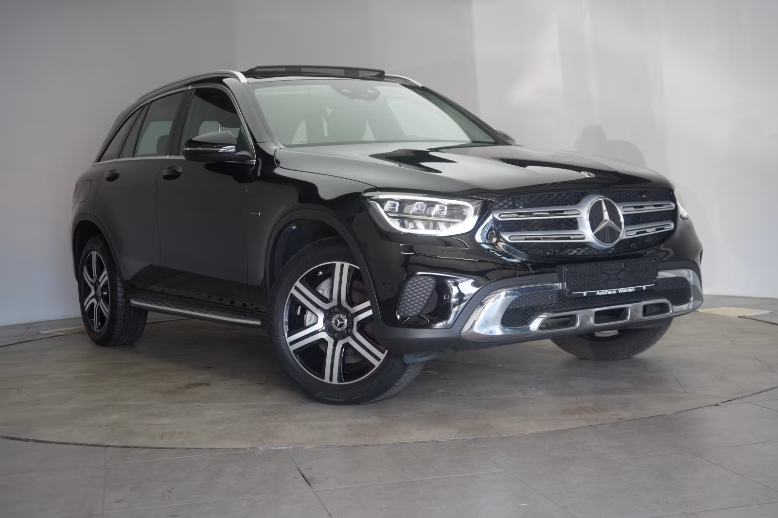 (B-482) Mercedes-Benz(Hybrid) GLC 300 de 4Matic 9G-Tronic Temp/Kamera/HUD - Image 1