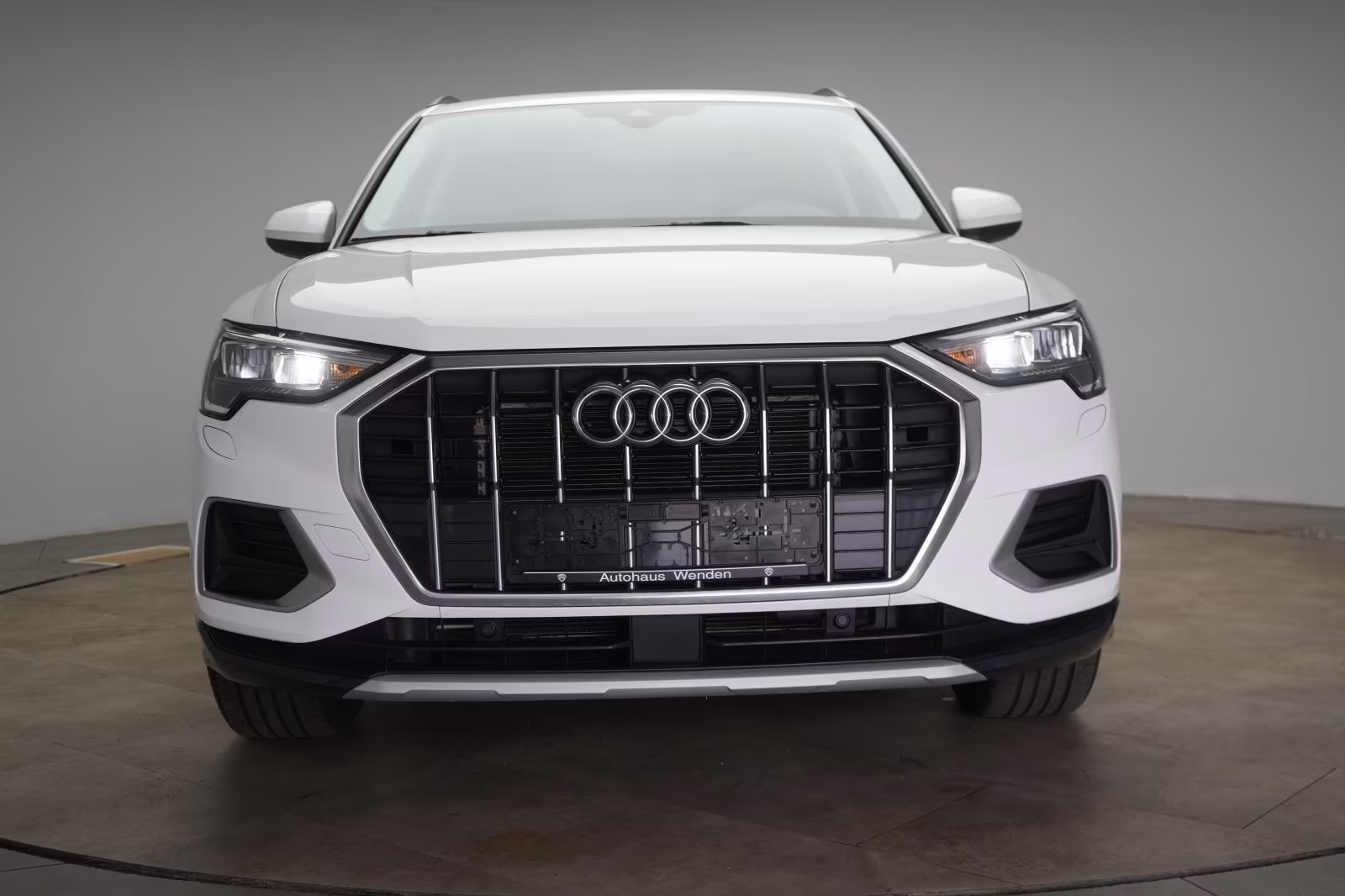 (B-254) Audi Q3 35 TFSI S tronic advanced CarPlay/Temp/Virtua - Image 2