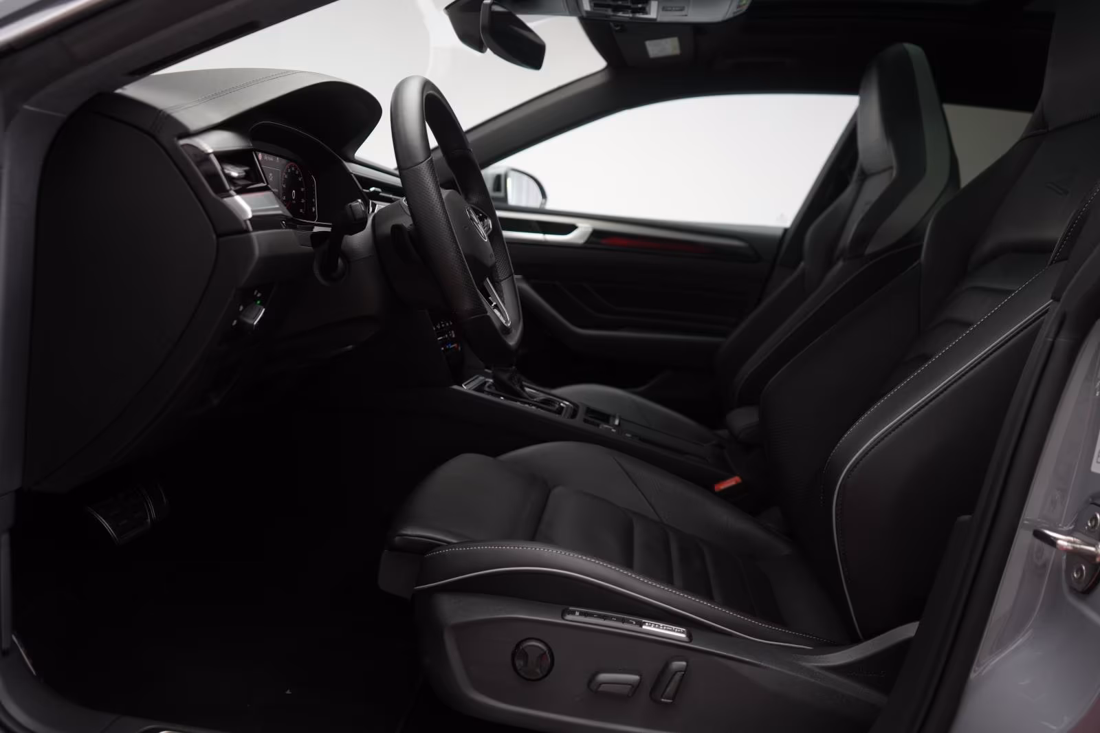 (B-475) Volkswagen Arteon Shooting Brake 2.0 TSI DSG R line Leder/A  - Image 5