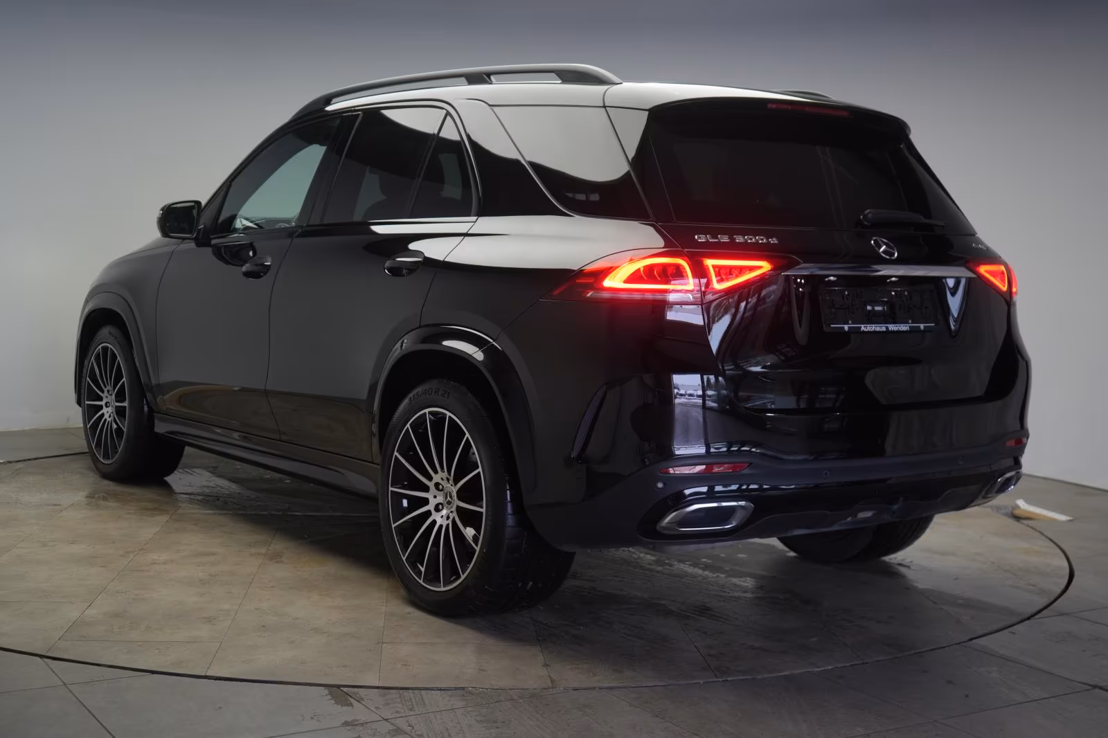 (B-018) Mercedes-Benz GLE 300 d 4Matic 9G-Tronic AMG Line - Image 4