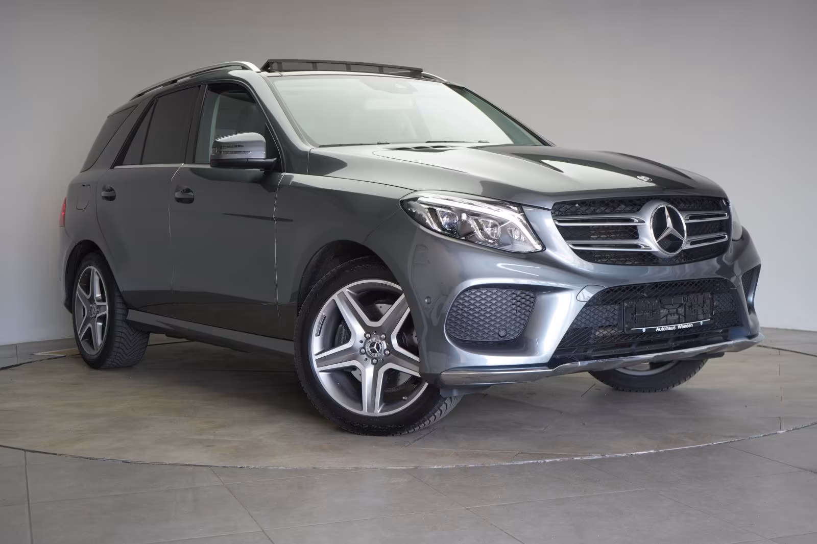 (B-379) Mercedes-Benz GLE 350 d 4Matic 9G-Tronic AMG Leder/Temp/Pa - Image 1