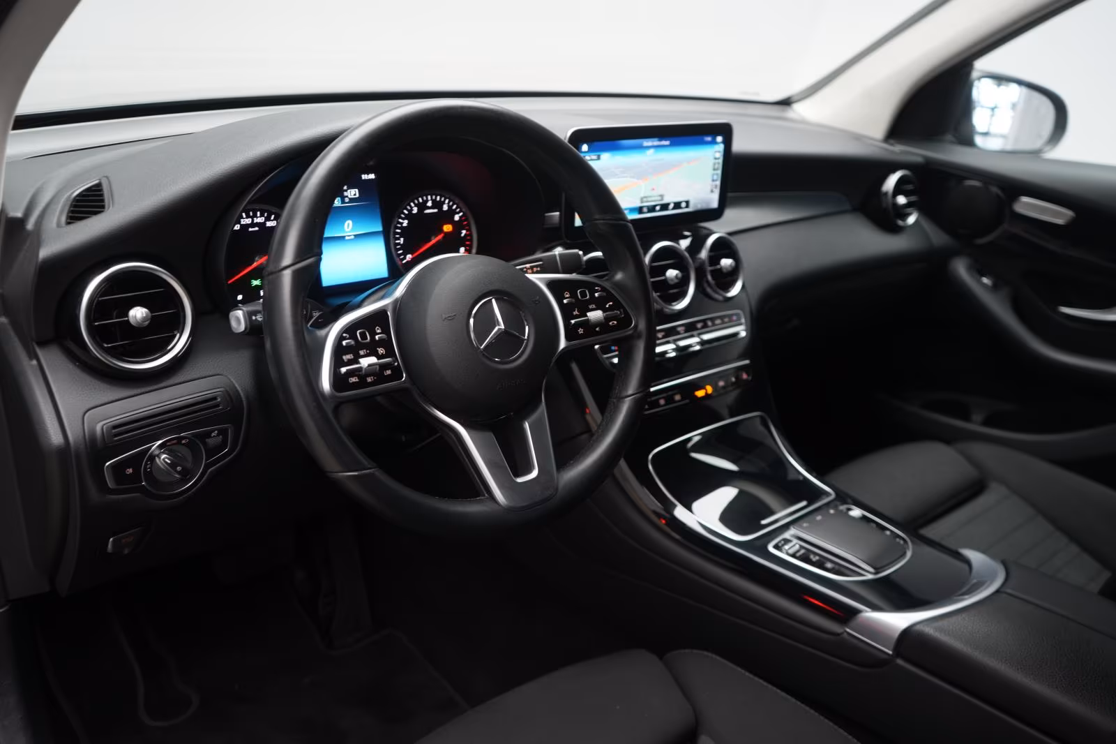 (B-309) Mercedes-Benz(Hybrid) GLC 300 e 4Matic 9G-Tronic Temp/Kamera/Lane/A - Image 7