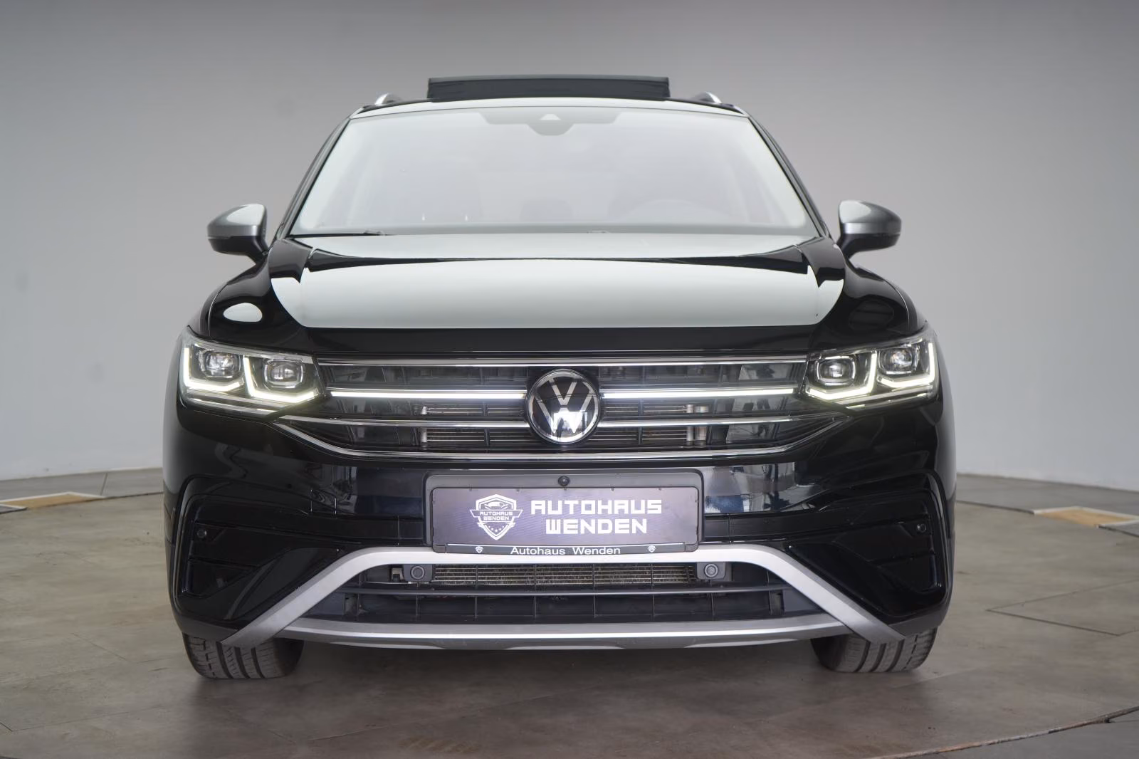 (B-288) Volkswagen Tiguan Allspace 2.0 TDI 4Motion Elegance STHZ/Pa - Image 2