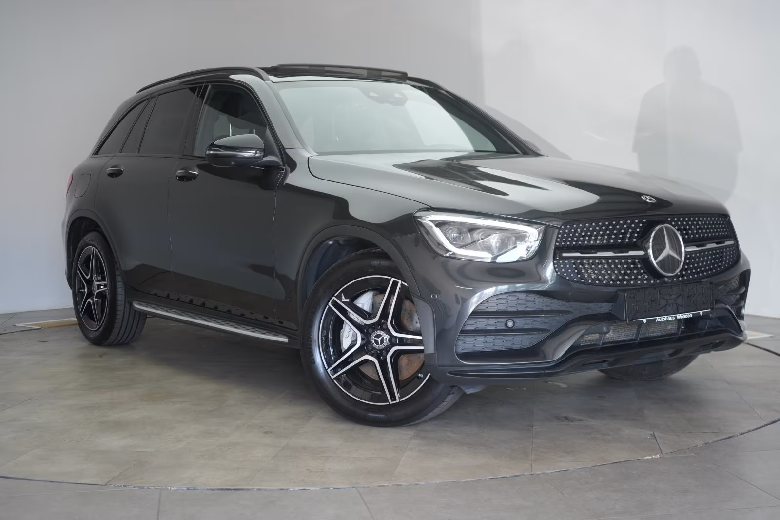 (B-423) Mercedes-Benz GLC 300 d 4Matic 9G-Tronic AMG Leder/Distronic/P - Image 1