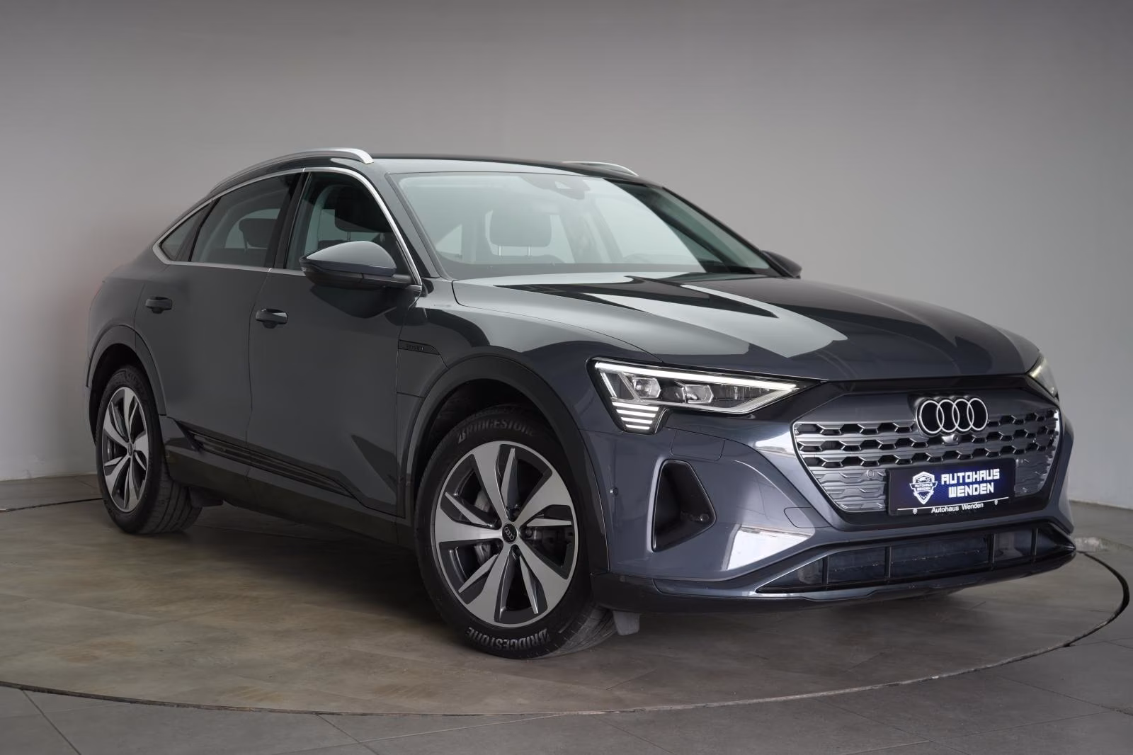 (B-653) Audi Q8 e-tron Sportback 55 quattro advanced - Image 1