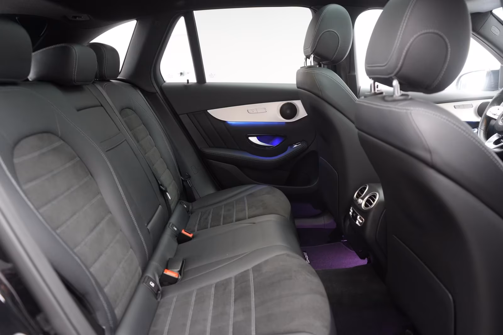 (B-297) Mercedes-Benz(Hybrid) GLC 300 de 4Matic AMG Distronic/kamera/Pano/ - Image 11