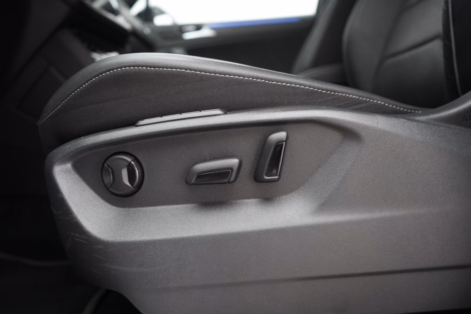 (B-373) Volkswagen Tiguan Allspace 2.0 TDI SCR 4Motion DSG R-Line - Image 21