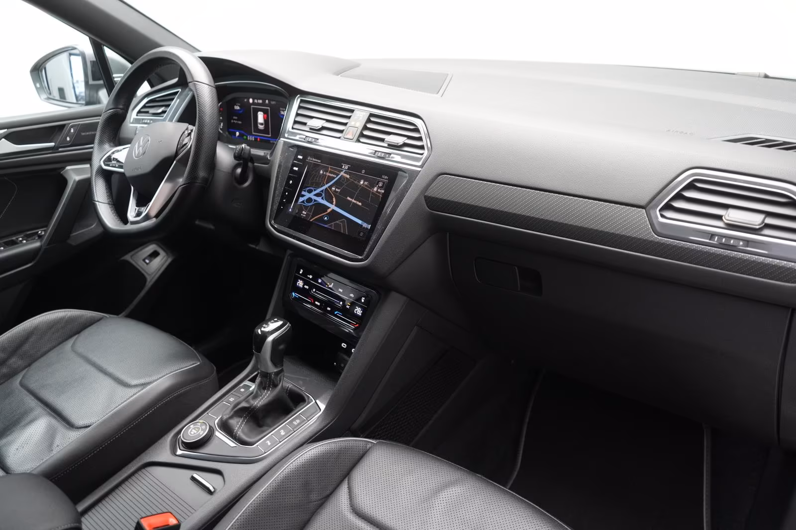 (B-518) Volkswagen Tiguan Allspace 2.0 TSI 4Motion DSG R-Line Leder - Image 10