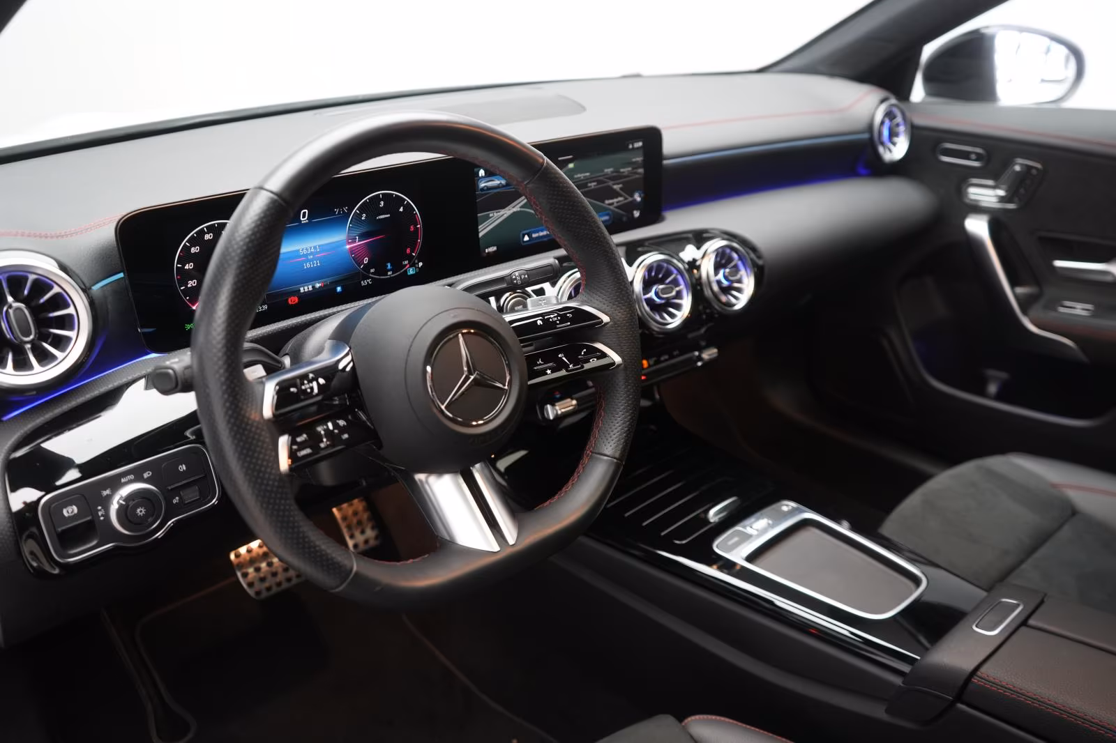 (B-202) Mercedes-Benz CLA 220 Shooting Brake d 8G-DCT AMG Line Adv - Image 6