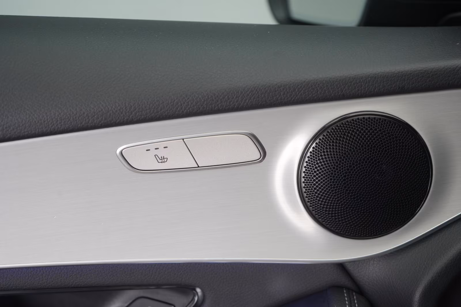 (B-304) Mercedes-Benz(Hybrid) GLC 300 de 4Matic 9G-Tronic AMG Temp/Kamer - Image 21