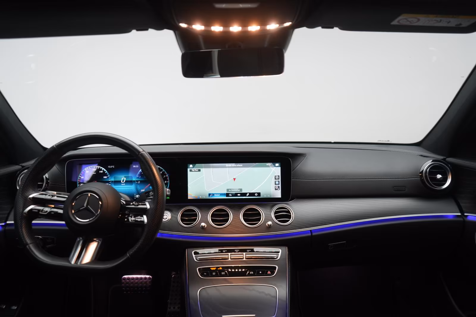 (B-115) Mercedes-Benz(Hybrid) E 300 e T 9G-Tronic AMG Softclose/Leder/HUD/Bu - Image 21