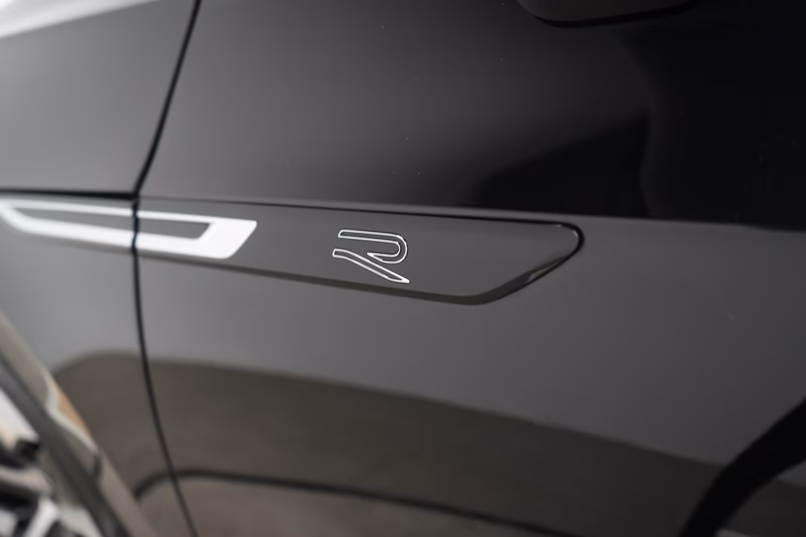 (B-614) Volkswagen Arteon Shooting Brake 2.0 TDI DSG R Line Leder/A  - Image 21