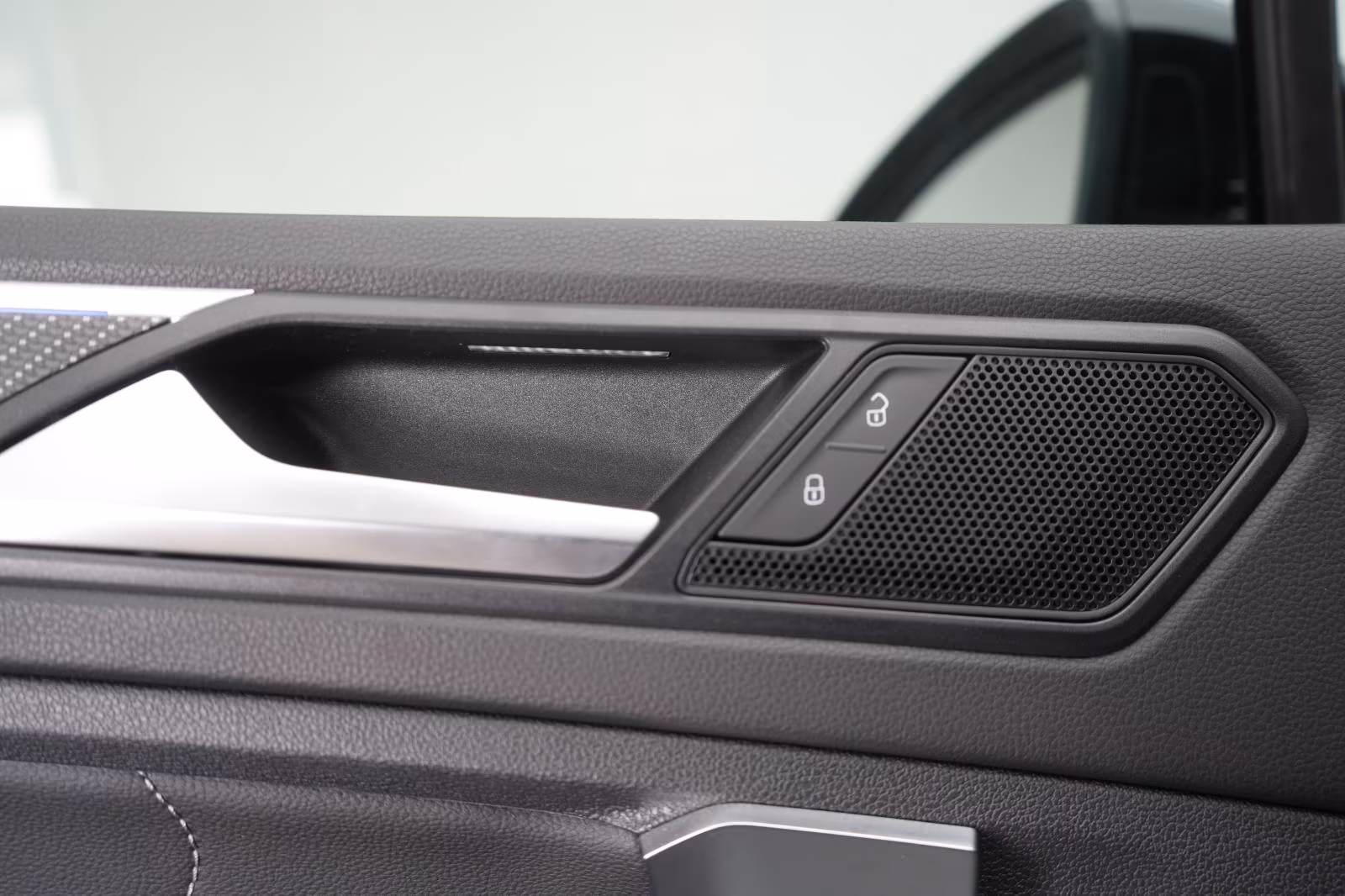 (B-422) Volkswagen(Hybrid) Tiguan 1.4 eHybrid DSG R Line ACC/Leder/HUD/Virt - Image 24