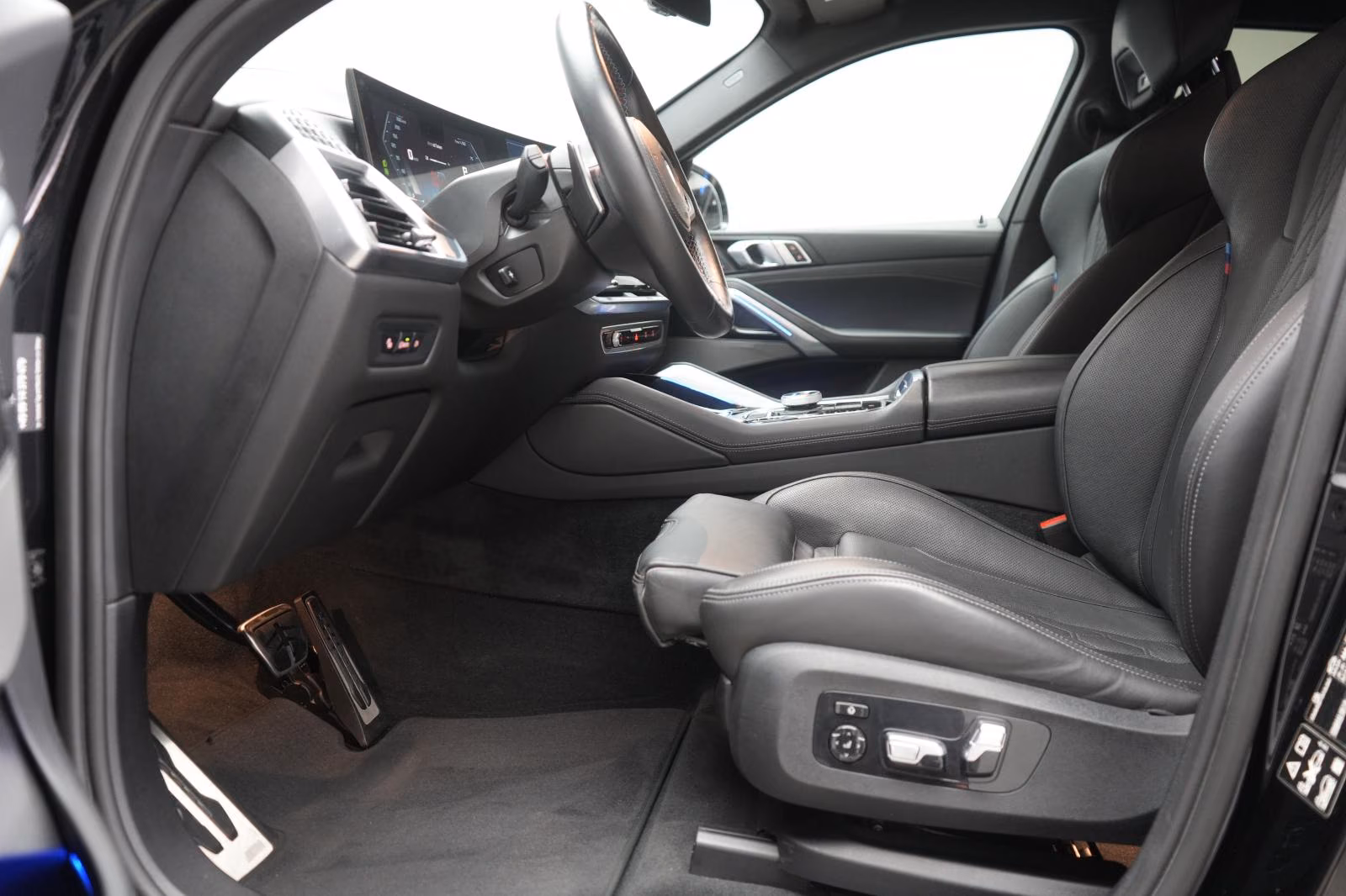 (B-058) BMW X6 M60 i xDrive Leder/HUD/Carbon/H&K/Kamera/AHK/ - Image 6