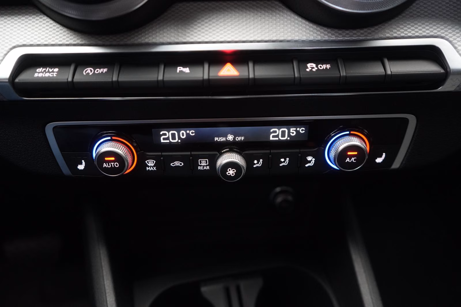(B-092) Audi Q2 35 TFSI S line S tronic Kamera ACC/Kamera/Mat(Záruka do 3/2028 - Image 16