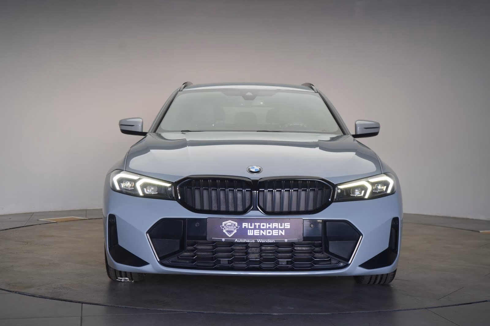 (B-009) BMW 320 d Touring M Sport CarPlay/Temp/Wide/Lane/Sid - Image 2