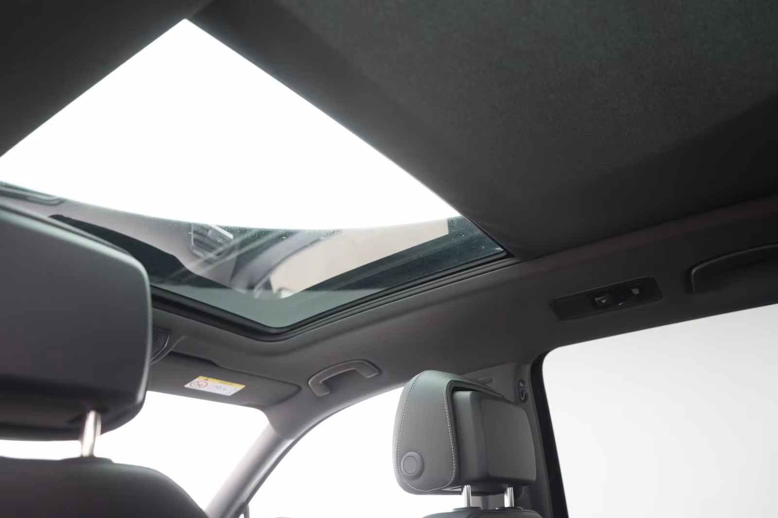 (B-134) Volkswagen Tiguan Allspace 2.0 TDI 4Motion DSG R line Navi/ - Image 13