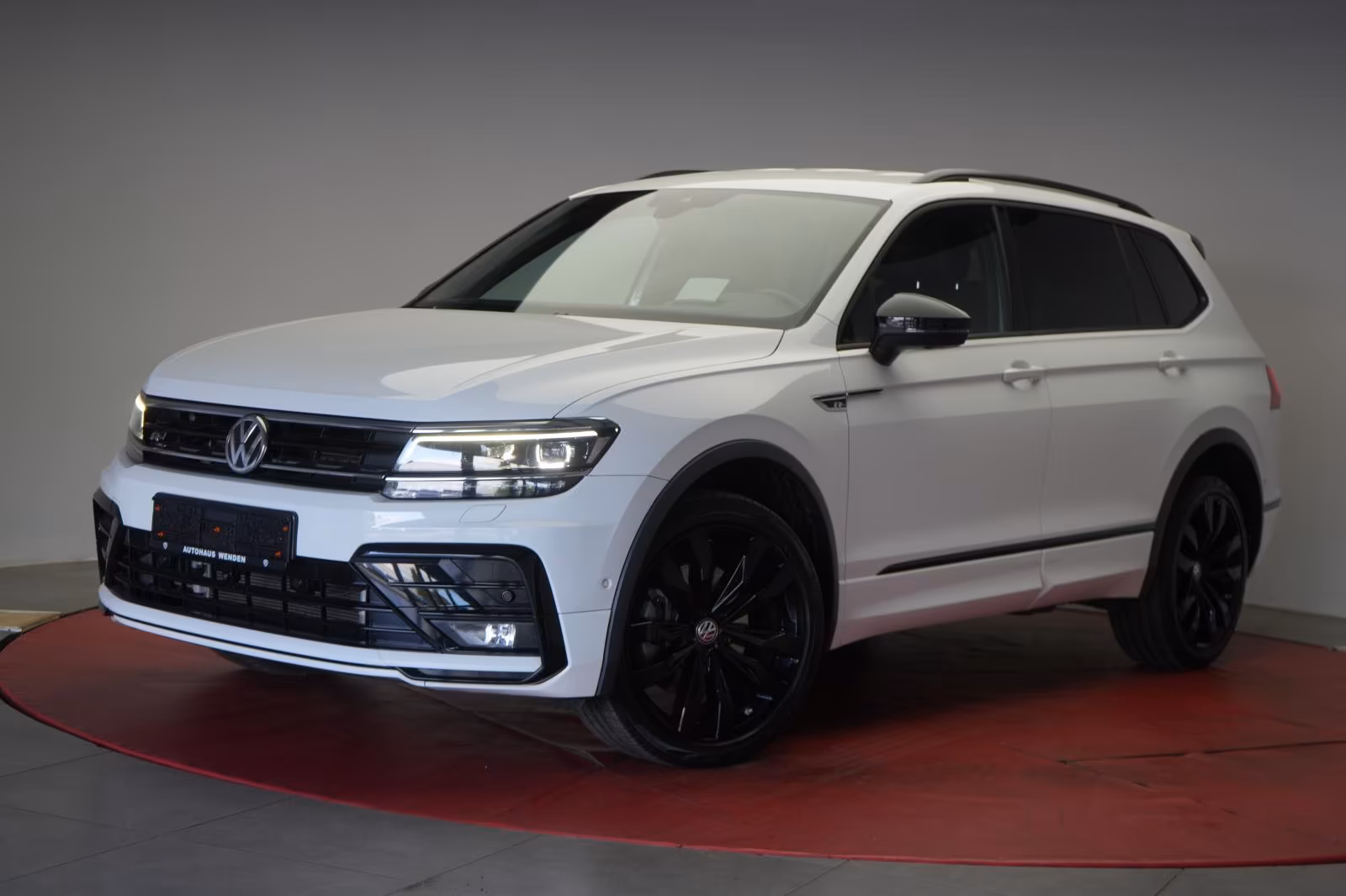 (B-480) Volkswagen Tiguan Allspace 2.0 TDI 4Motion DSG R line Navi - Image 2