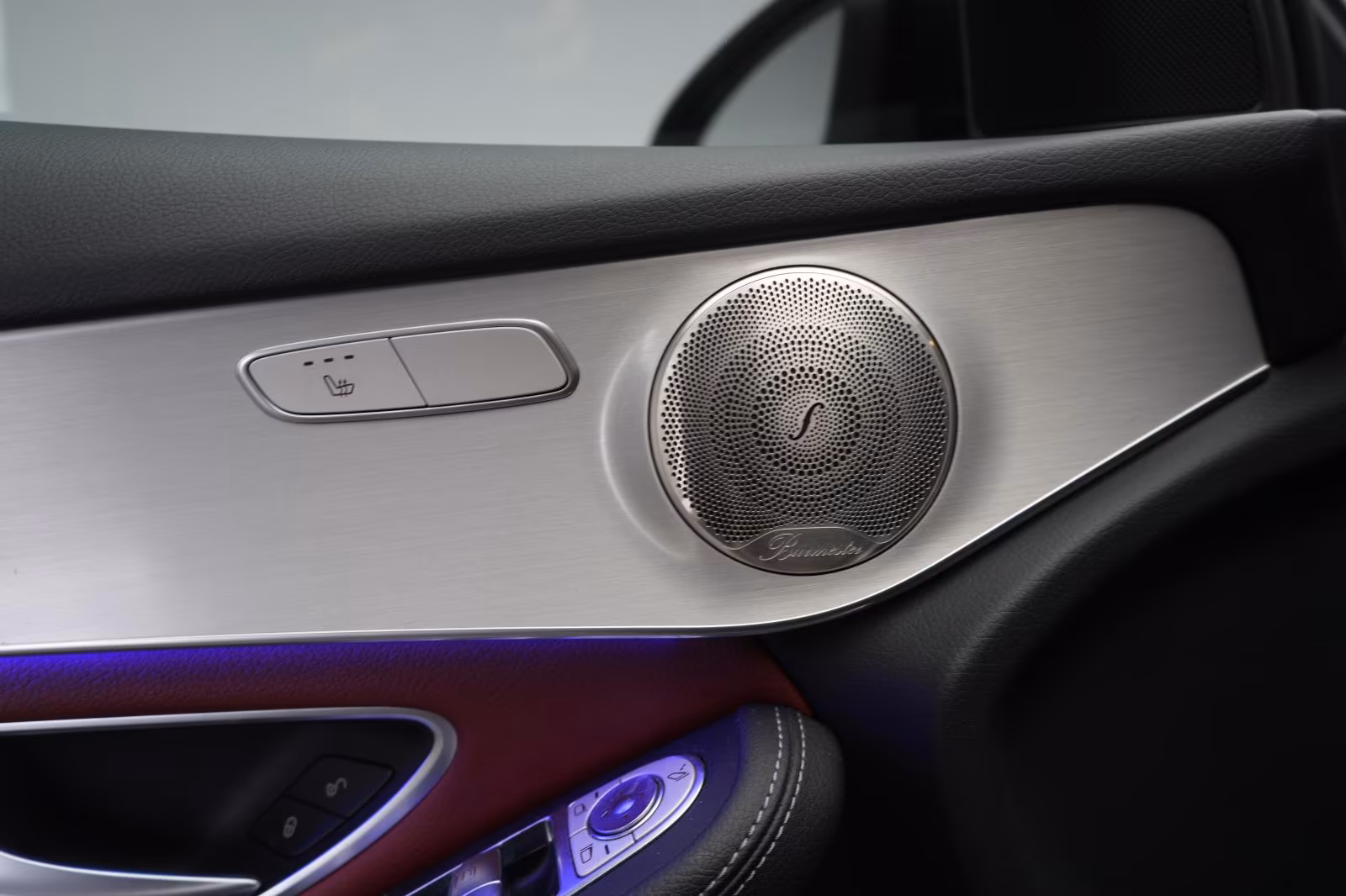 (B-703) Mercedes-Benz(Hybrid) GLC 300 e 4Matic 9G-Tronic AMG Leder/Distroni - Image 21