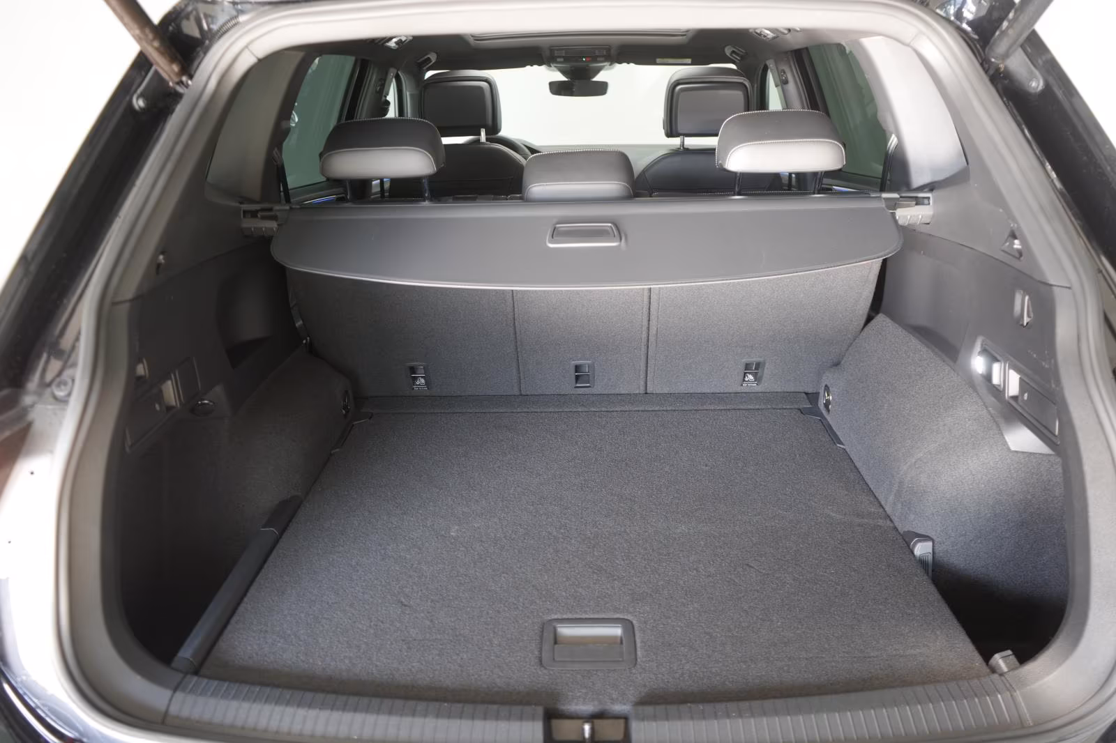 (B-589) Volkswagen Tiguan Allspace 2.0 TDI 4Motion DSG R-Line ACC/K - Image 28