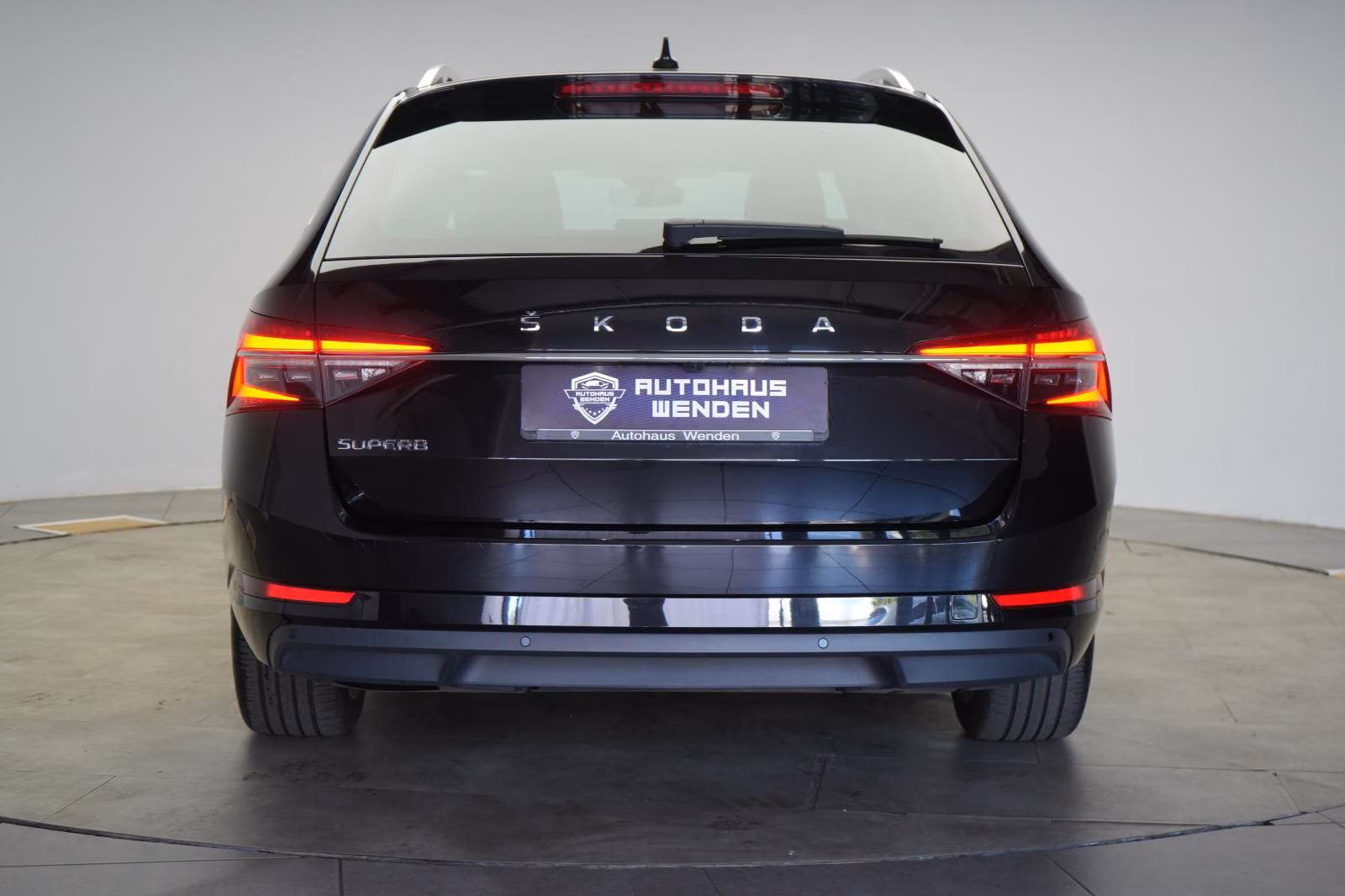 (B-612) Skoda Superb 2.0 TDI DSG ACC/Kamera/Pano/Virtual/Lane - Image 5