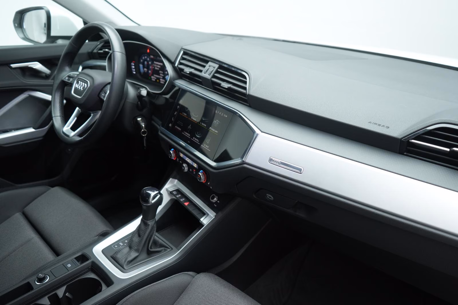 (B-645) Audi Q3 35 TFSI S tronic advanced CarPlay/Temp/Virtua - Image 10