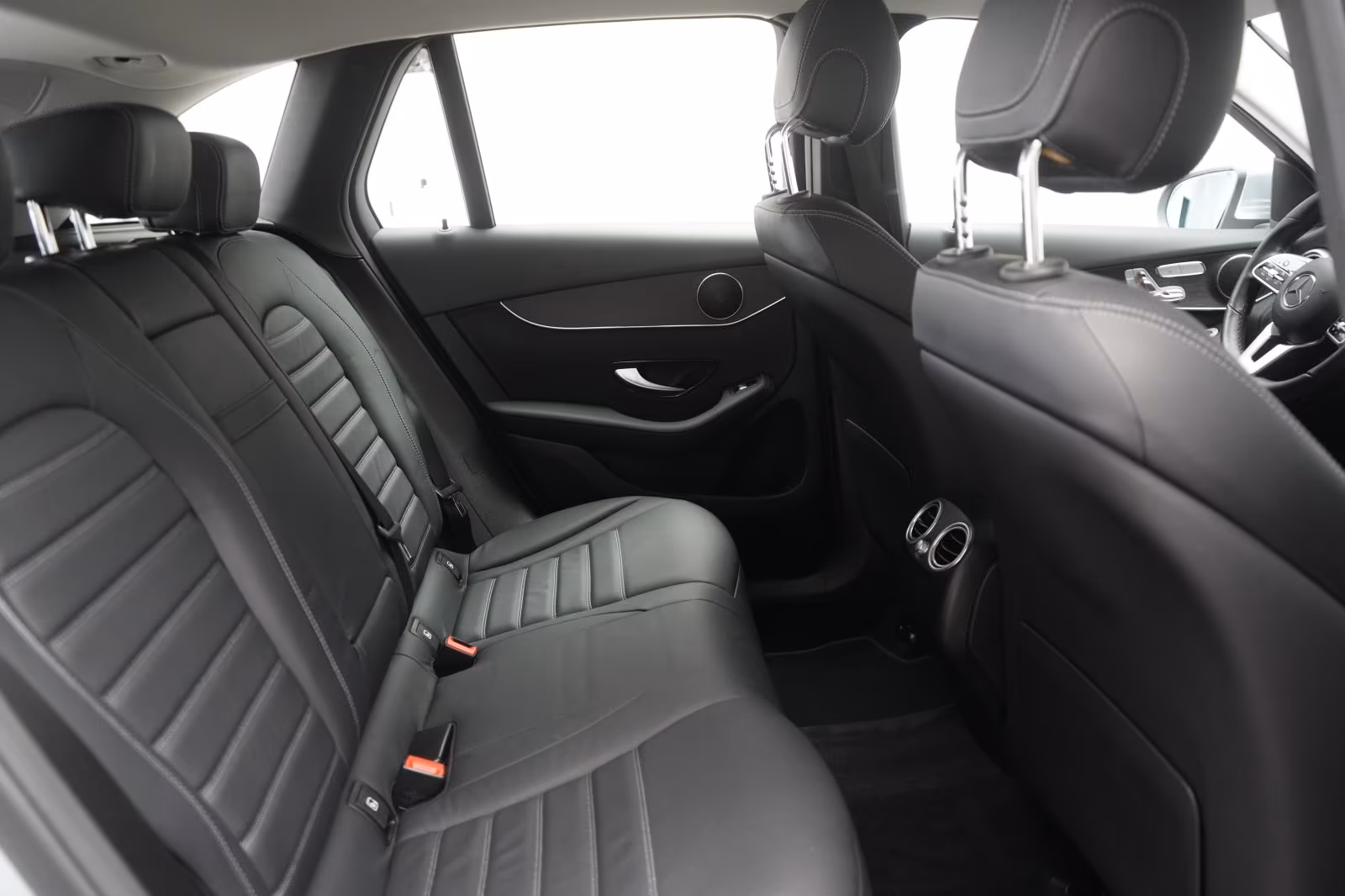 (B-037) Mercedes-Benz(Hybrid) GLC 300 de 4Matic 9G-Tronic Leder/Temp/Kam - Image 11