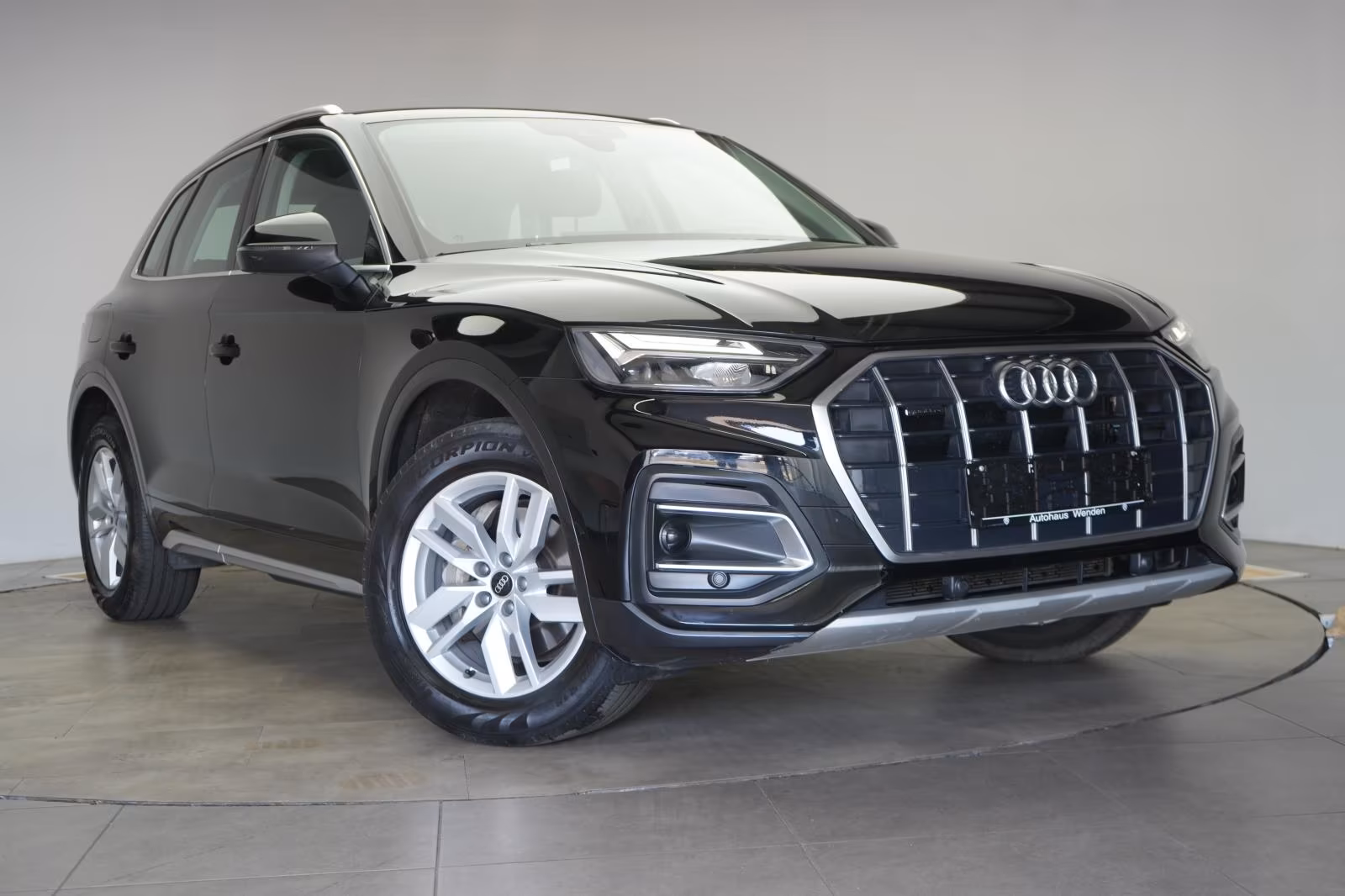 (B-356) Audi Q5 40 TDI quattro S tronic Temp/Virtual/AHK/LED - Image 1
