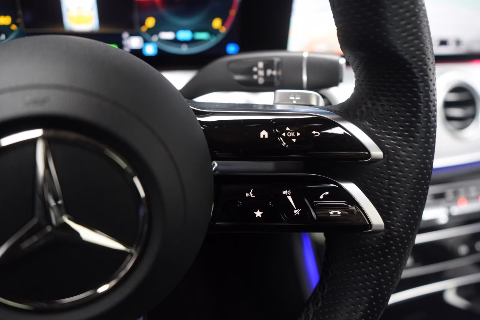 (B-356) Mercedes-Benz E 300 d 4Matic 9G-Tronic AMG Leder/Temp/Kam - Image 18