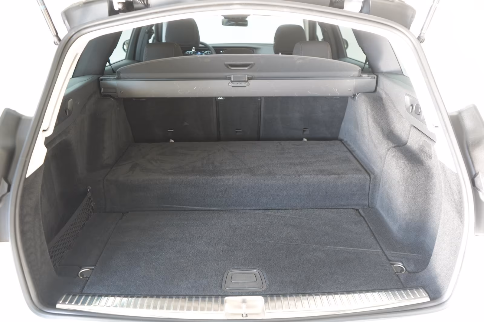 (B-201) Mercedes-Benz(Hybrid) E 300 de 4Matic T 9G-Tronic Temp/Kamera/Pano - Image 28