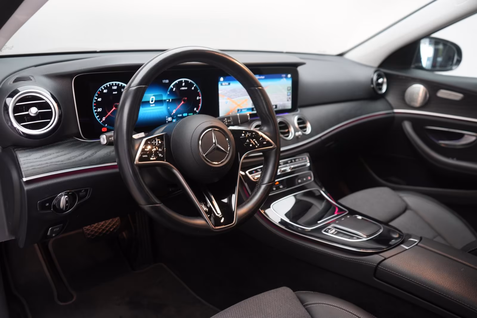 (B-772) Mercedes-Benz E 220 d 9G-Tronic Avantgarde CarPlay/Distronic/B - Image 7