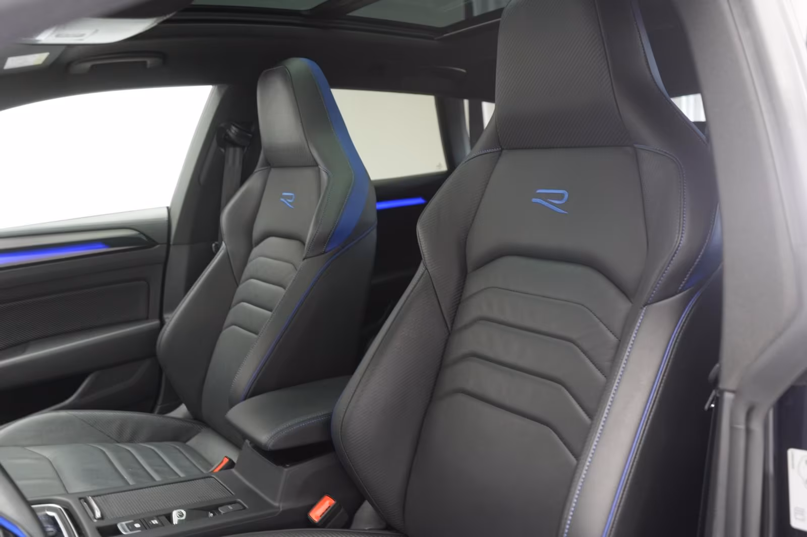 (B-291) Volkswagen Arteon Shooting Brake R 2.0 TSI 4Motion DSG ACC/ - Image 7