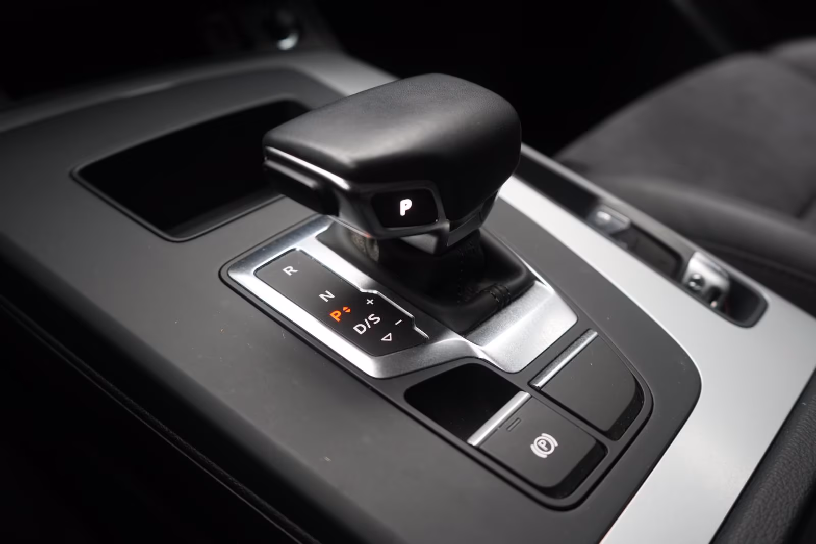(B-431) Audi Q5(Hybrid) 50 TFSI e Quattro S-tronic Temp/Carplay/Kamer - Image 21