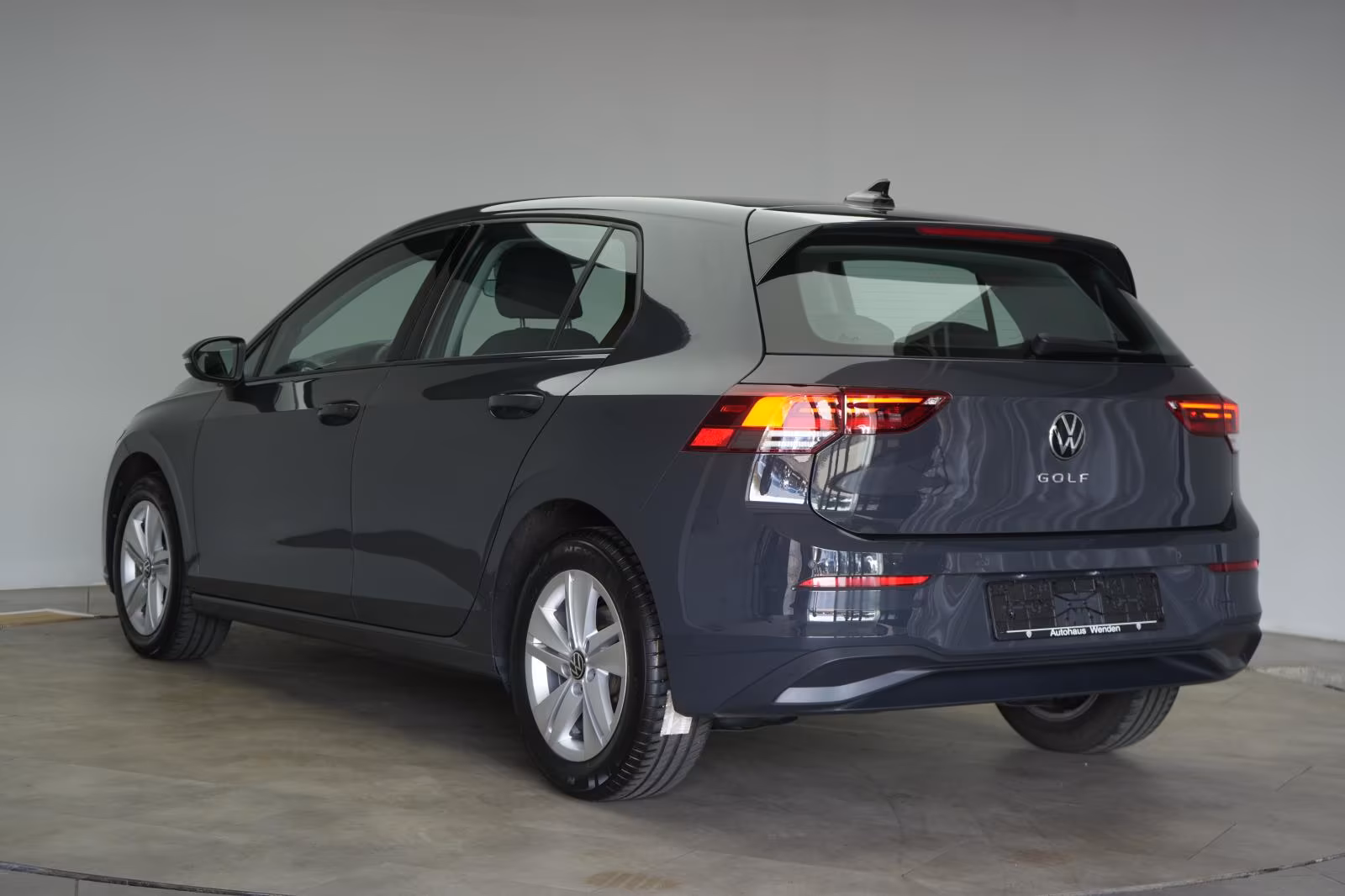 (B-303) Volkswagen Golf 2.0 TDI DSG Life Appconnect/ACC/Virtual/Lan - Image 4