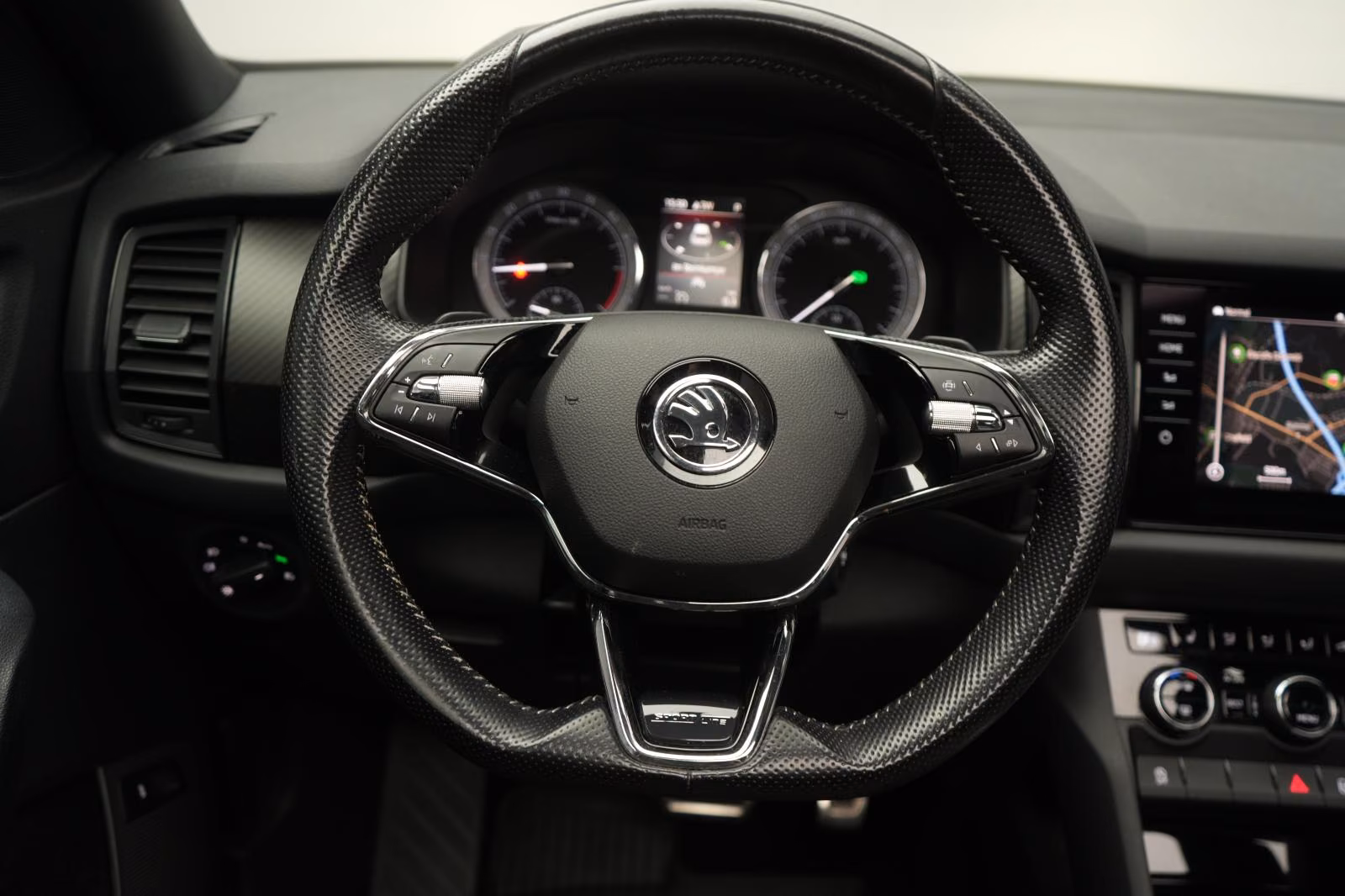 (B-634) Skoda Kodiaq 2.0 TDI 4x4 DSG Sportline Temp/Kamera/AHK - Image 24