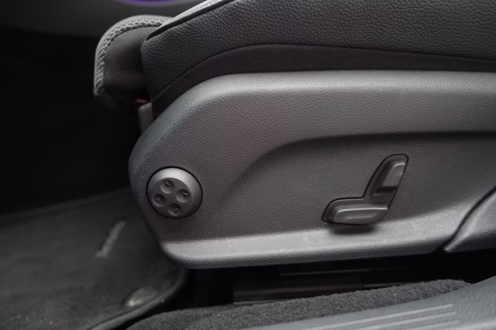 (B-360) Mercedes-Benz(Hybrid) E 300 e T 9G-Tronic Avantgarde Temp/Kamera/Pa - Image 19