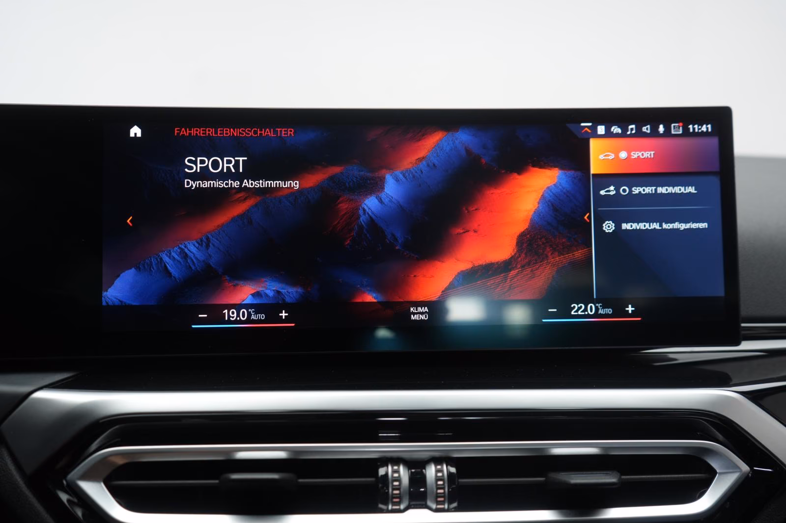 (B-425) BMW 320 i Leder/Temp/Hifi/Wide/CarPlay/Lane - Image 21